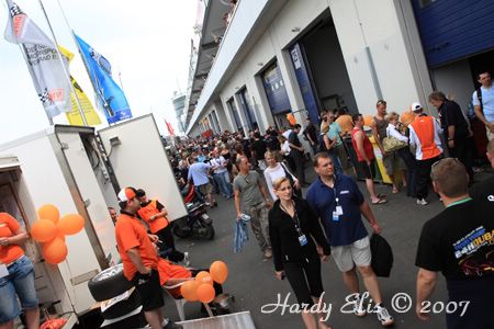 24h-Rennen 2007 - Boxengasse + Startaufstellung 01