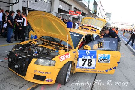 24h-Rennen 2007 - Boxengasse + Breitscheid Nacht 001