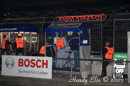 24h-Rennen 2007 - Boxengasse Nacht 07