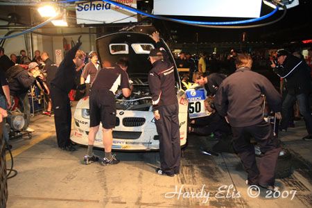 24h-Rennen 2007 - Boxengasse Nacht 10