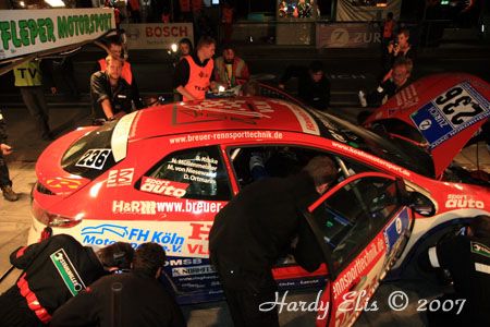 24h-Rennen 2007 - Boxengasse Nacht 18
