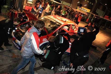 24h-Rennen 2007 - Boxengasse Nacht 30