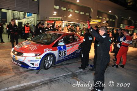 24h-Rennen 2007 - Boxengasse Nacht 31