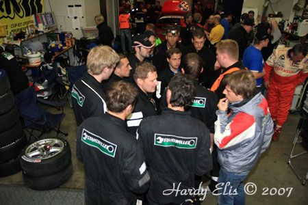 24h-Rennen 2007 - Boxengasse Nacht 34