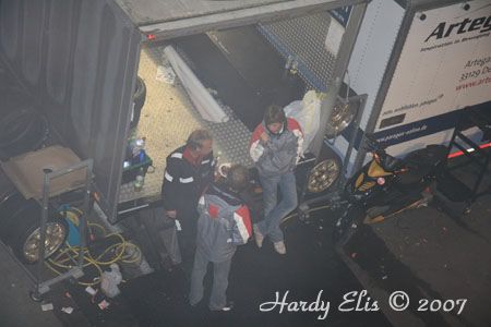 24h-Rennen 2007 - Boxengasse Nacht 47