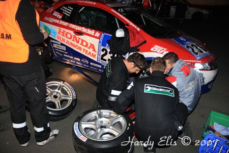 24h-Rennen 2007 - Boxengasse Nacht 70