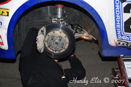 24h-Rennen 2007 - Boxengasse Nacht 72