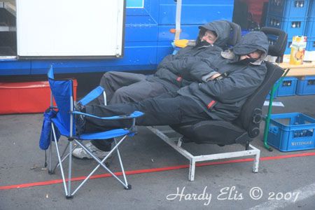 24h-Rennen 2007 - Boxengasse Nacht 83