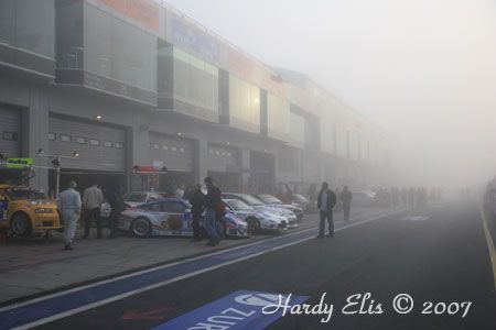 24h-Rennen 2007 - Boxengasse Nacht 86