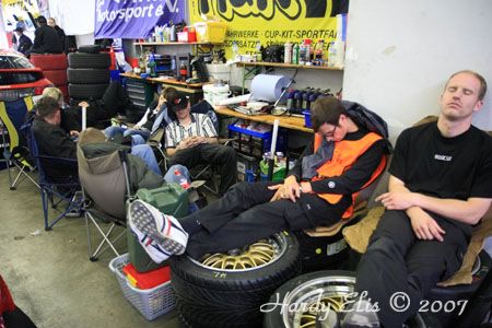 24h-Rennen 2007 - Boxengasse Nacht 87