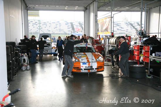 VLN 30-09-06 01 Fahrerlager 02