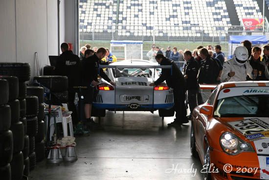 VLN 30-09-06 01 Fahrerlager 03