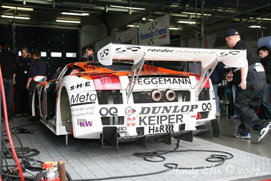 VLN 30-09-06 01 Fahrerlager 08