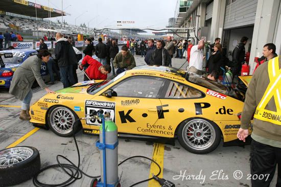 VLN 30-09-06 01 Fahrerlager 10