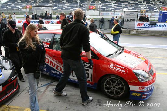 VLN 30-09-06 01 Fahrerlager 17