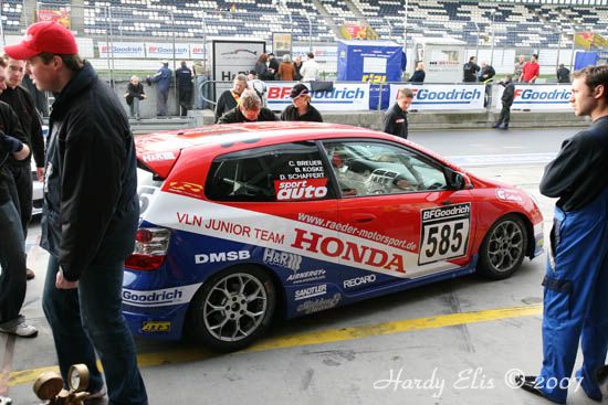 VLN 30-09-06 01 Fahrerlager 19