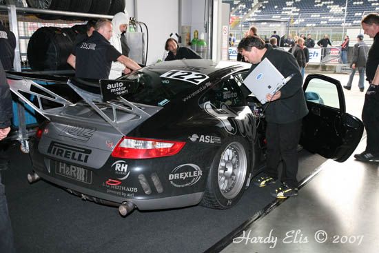 VLN 30-09-06 01 Fahrerlager 25