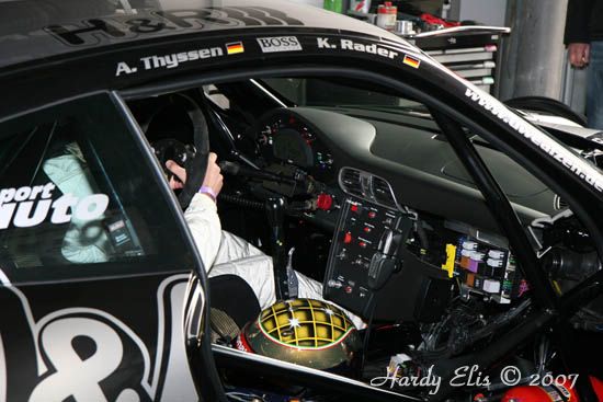 VLN 30-09-06 01 Fahrerlager 27