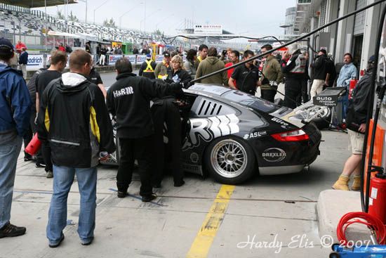 VLN 30-09-06 01 Fahrerlager 32