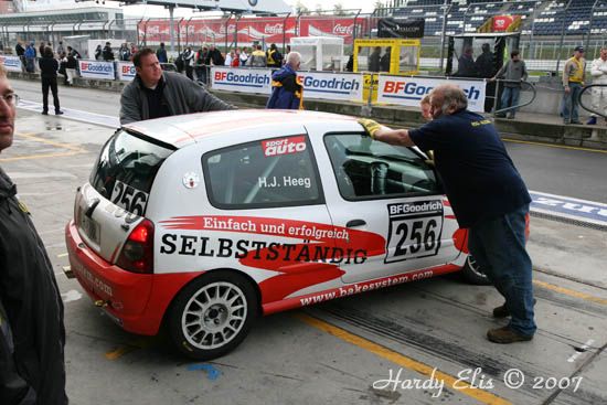 VLN 30-09-06 01 Fahrerlager 33