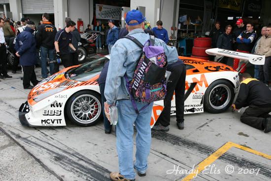 VLN 30-09-06 01 Fahrerlager 36