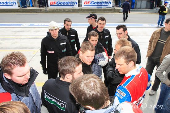 VLN 31-03-2007 03 Boxengasse 01