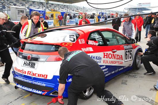 VLN 31-03-2007 03 Boxengasse 02