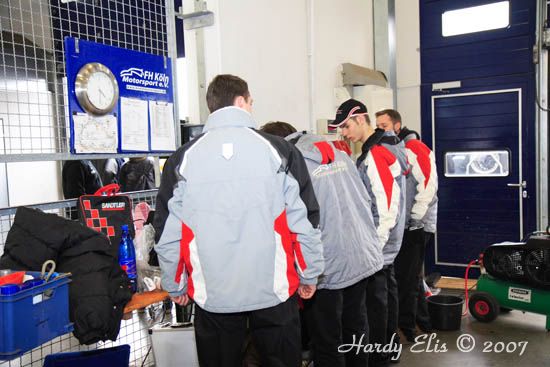 VLN 31-03-2007 03 Boxengasse 20