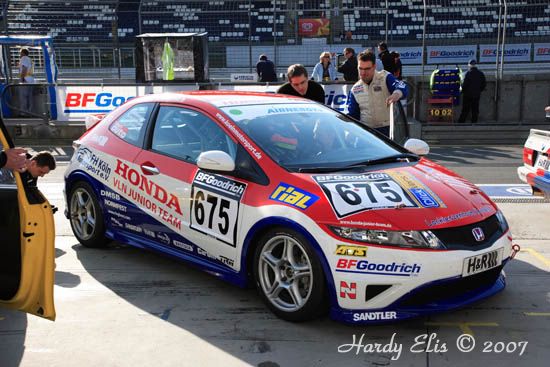 VLN 14-04-2007 01 Boxengasse 001