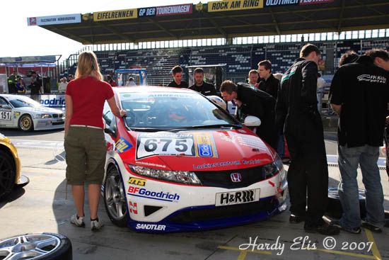 VLN 14-04-2007 01 Boxengasse 006