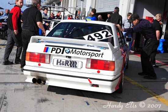 VLN 14-04-2007 01 Boxengasse 007