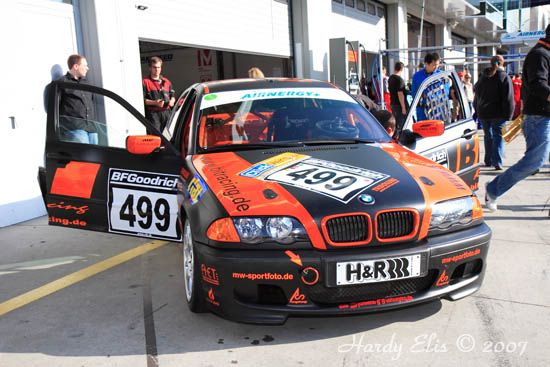 VLN 14-04-2007 01 Boxengasse 008