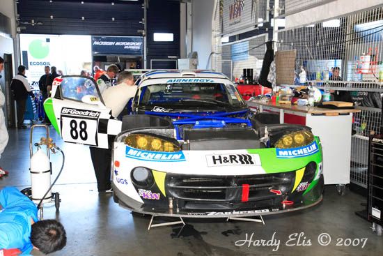 VLN 14-04-2007 01 Boxengasse 009