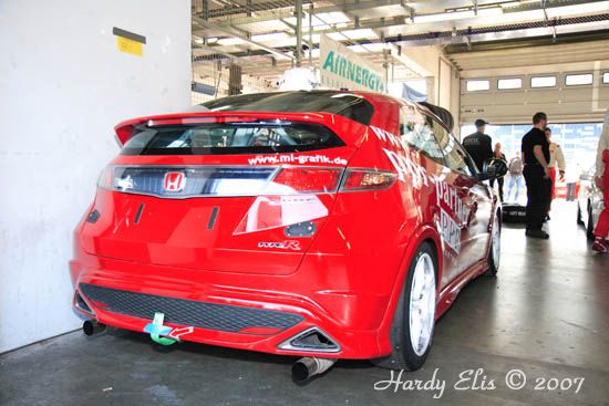 VLN 14-04-2007 01 Boxengasse 013