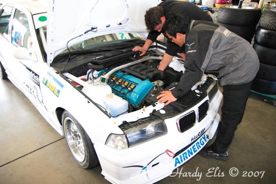 VLN 14-04-2007 01 Boxengasse 014