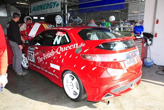 VLN 14-04-2007 01 Boxengasse 019