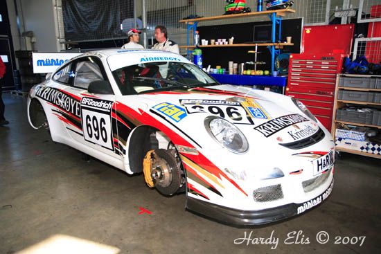 VLN 14-04-2007 01 Boxengasse 028