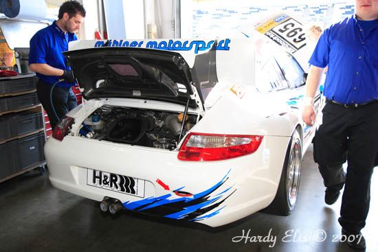 VLN 14-04-2007 01 Boxengasse 030