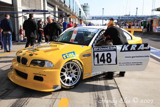 VLN 14-04-2007 01 Boxengasse 033