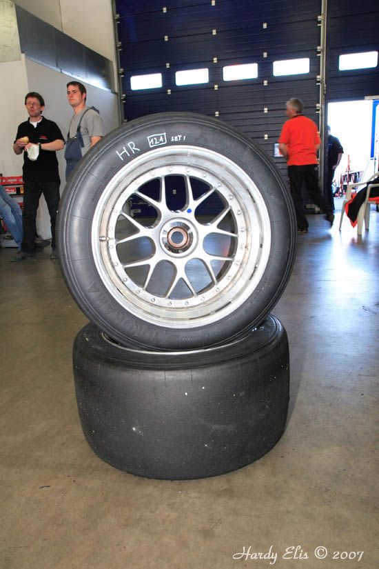 VLN 14-04-2007 01 Boxengasse 035