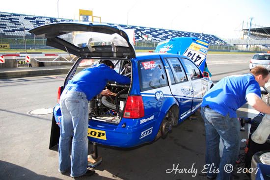 VLN 14-04-2007 01 Boxengasse 045