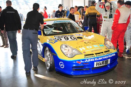 VLN 14-04-2007 01 Boxengasse 059