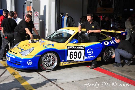 VLN 14-04-2007 01 Boxengasse 062