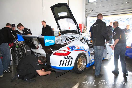 VLN 14-04-2007 01 Boxengasse 064