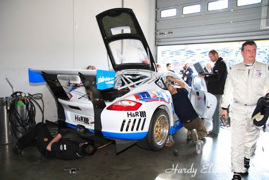 VLN 14-04-2007 01 Boxengasse 068