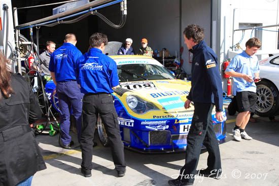 VLN 14-04-2007 01 Boxengasse 074