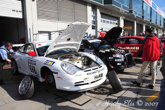VLN 14-04-2007 01 Boxengasse 075