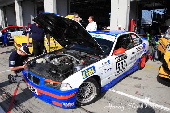 VLN 14-04-2007 01 Boxengasse 087