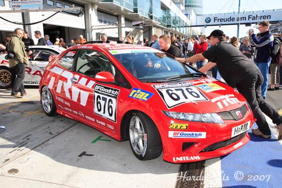 VLN 14-04-2007 01 Boxengasse 089