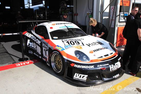 VLN 14-04-2007 01 Boxengasse 095